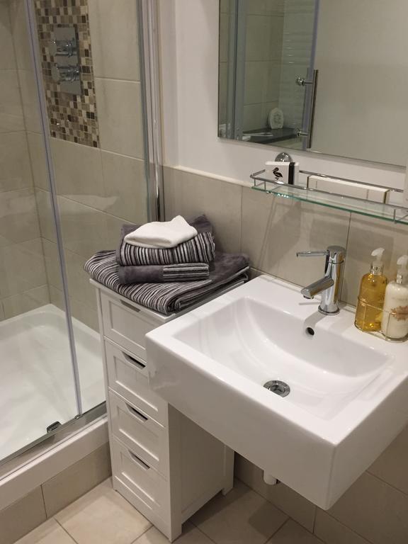Excelsior Apartments - Liverpool Central - Free Parking - Aircon Bagian luar foto